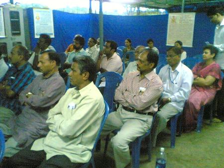 The audience present for the Introductory Session